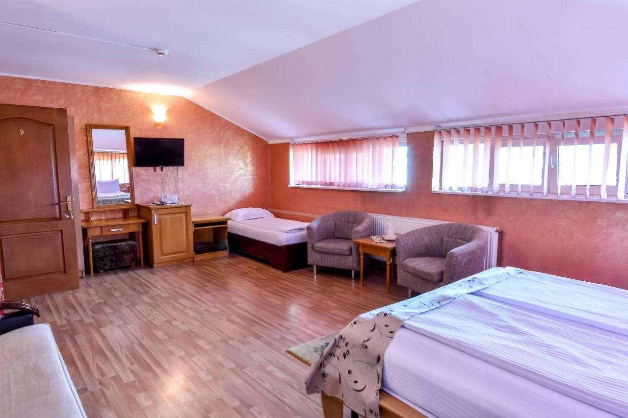 Motel Perla Sigheteana Sighetu Marmaţiei Dış mekan fotoğraf