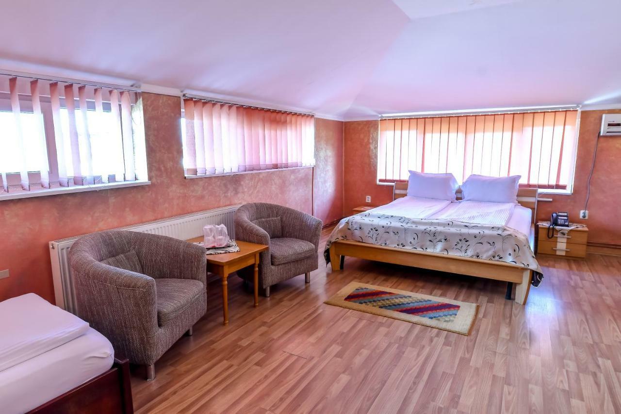 Motel Perla Sigheteana Sighetu Marmaţiei Dış mekan fotoğraf